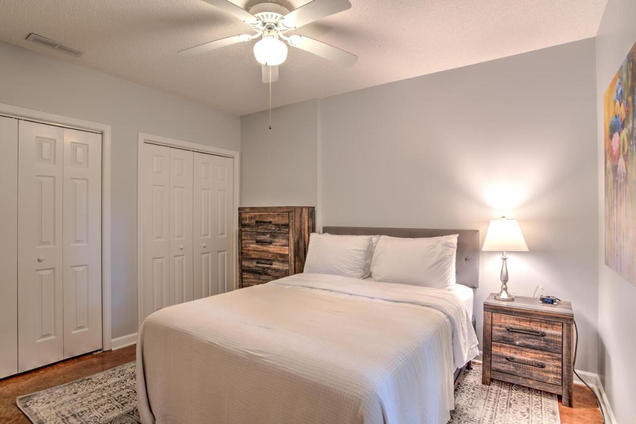 South Asheville Townhome 14 A Hébergement de vacances *