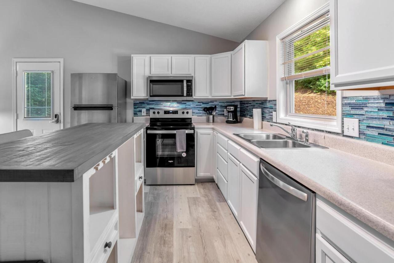 South Asheville Townhome 14 A Hébergement de vacances Arden